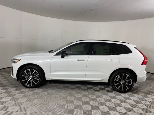 2024 Volvo XC60 Plus Dark Theme