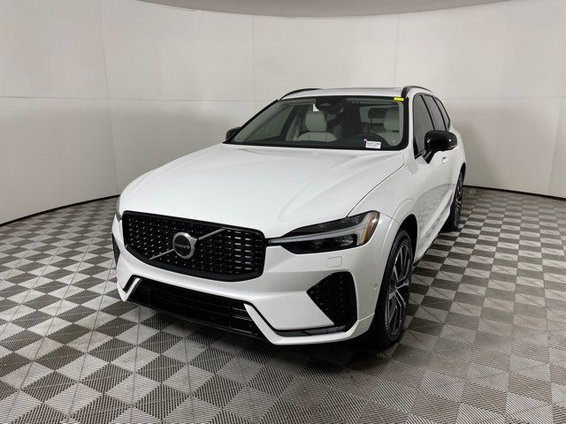 2024 Volvo XC60 Plus Dark Theme