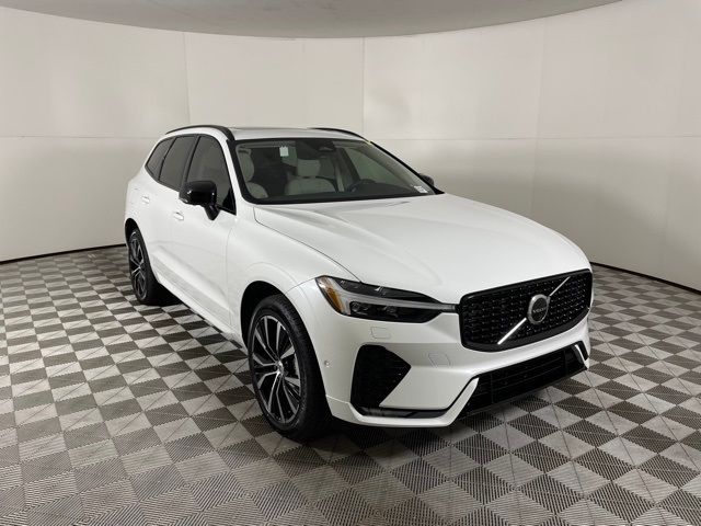 2024 Volvo XC60 Plus Dark Theme