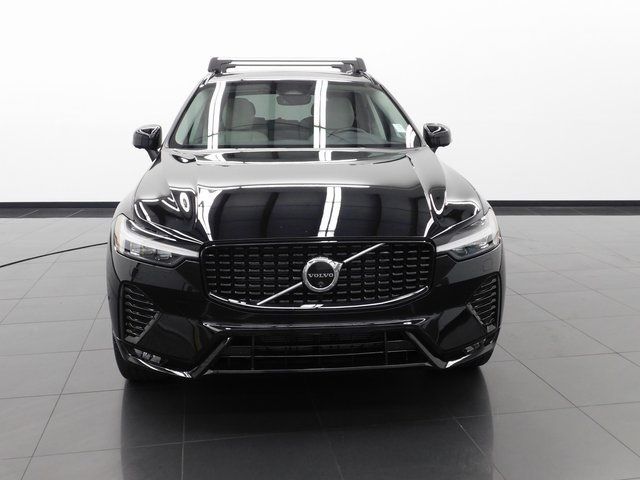 2024 Volvo XC60 Plus Dark Theme