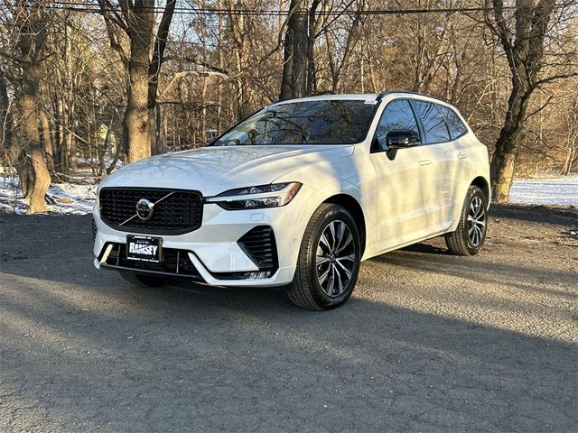 2024 Volvo XC60 Plus Dark Theme