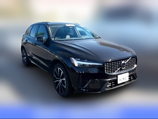 2024 Volvo XC60 Plus Dark Theme