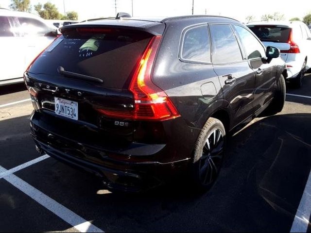 2024 Volvo XC60 Plus Dark Theme