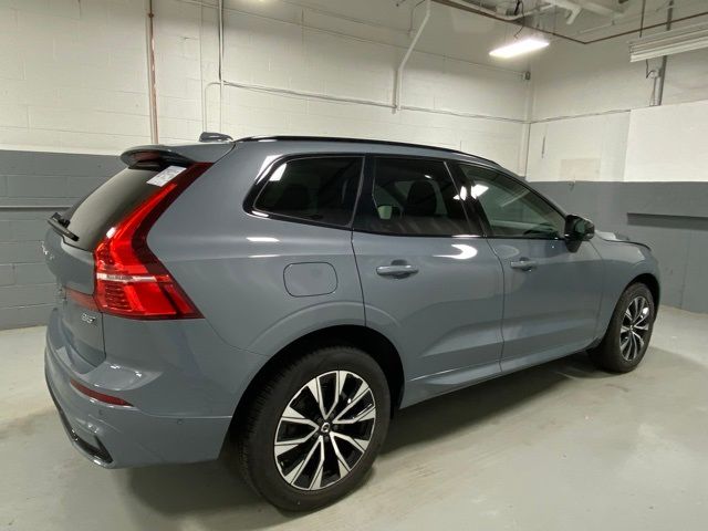 2024 Volvo XC60 Plus Dark Theme