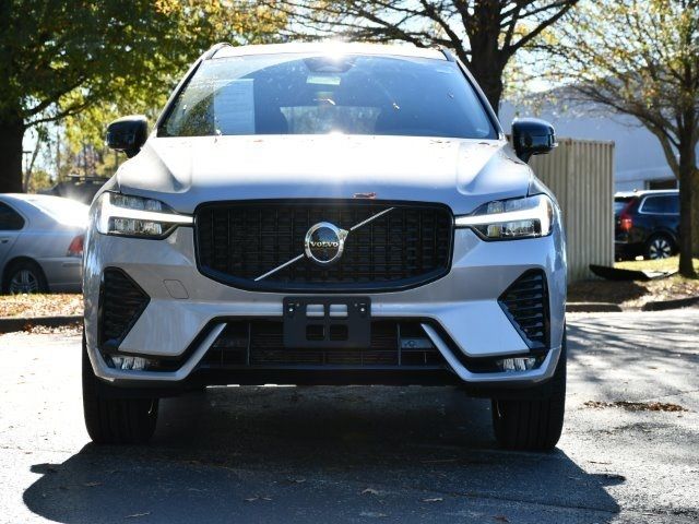 2024 Volvo XC60 Plus Dark Theme