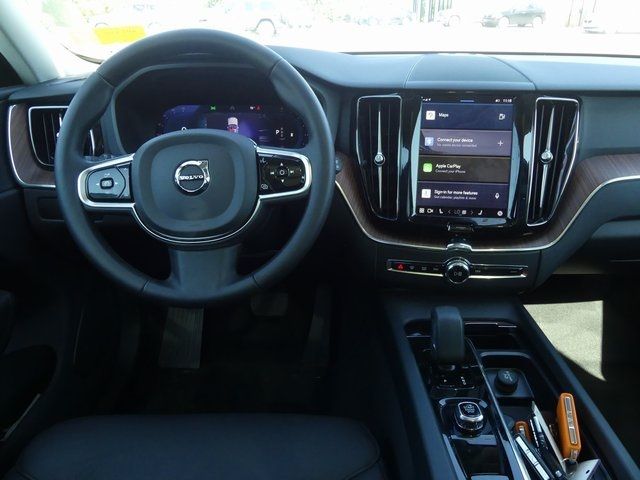 2024 Volvo XC60 Plus Dark Theme