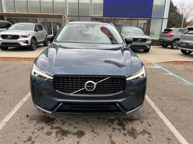 2024 Volvo XC60 Plus Dark Theme