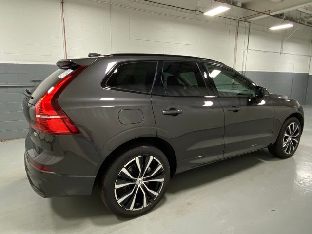 2024 Volvo XC60 Plus Dark Theme