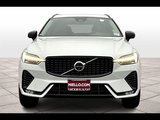 2024 Volvo XC60 Plus Dark Theme