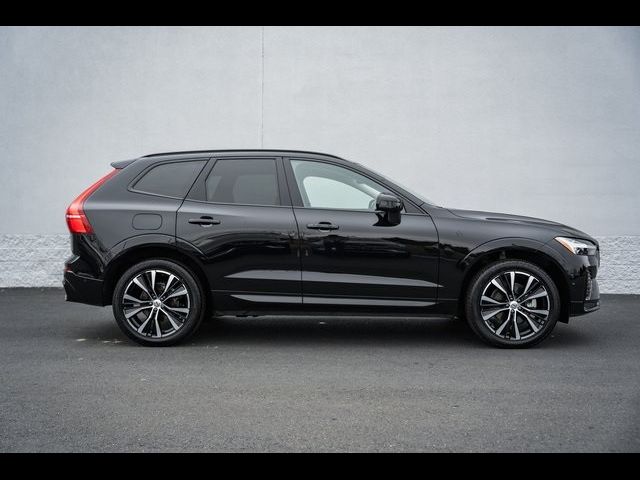 2024 Volvo XC60 Plus Dark Theme