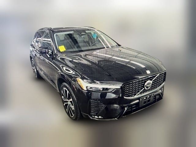 2024 Volvo XC60 Plus Dark Theme