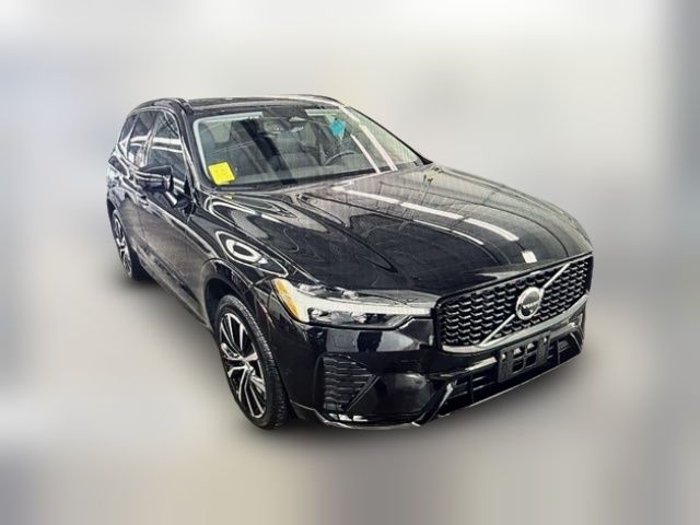 2024 Volvo XC60 Plus Dark Theme