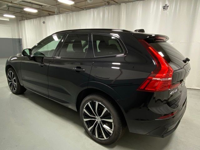 2024 Volvo XC60 Plus Dark Theme