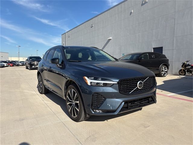 2024 Volvo XC60 Plus Dark Theme