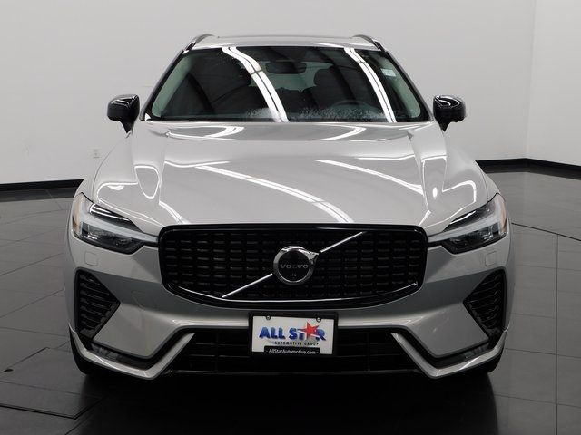 2024 Volvo XC60 Plus Dark Theme