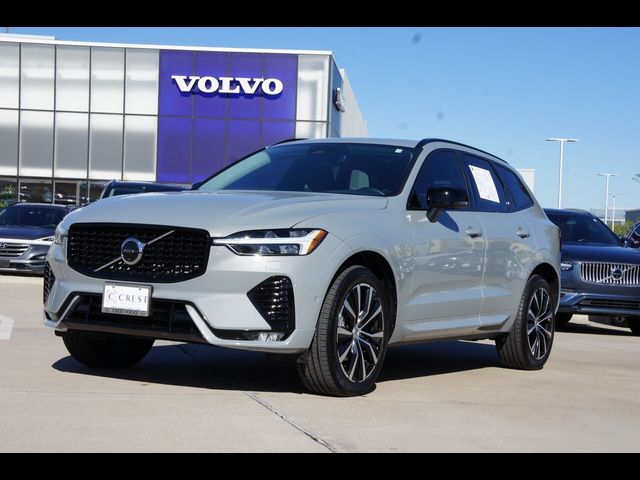 2024 Volvo XC60 Plus Dark Theme