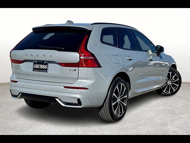 2024 Volvo XC60 Plus Dark Theme