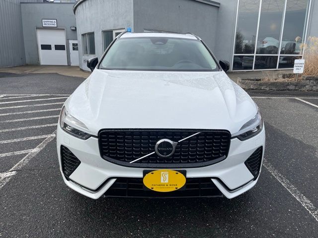 2024 Volvo XC60 Plus Dark Theme