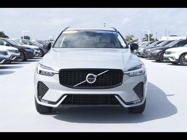 2024 Volvo XC60 Plus Dark Theme