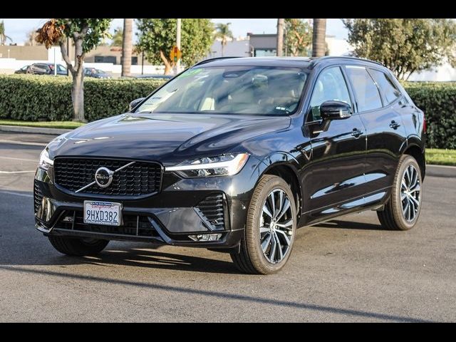 2024 Volvo XC60 Plus Dark Theme