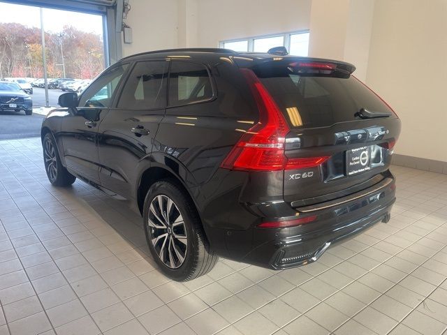 2024 Volvo XC60 Plus Dark Theme