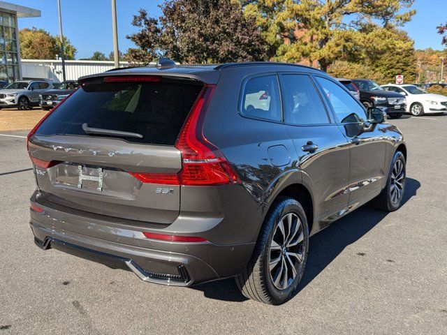 2024 Volvo XC60 Plus Dark Theme