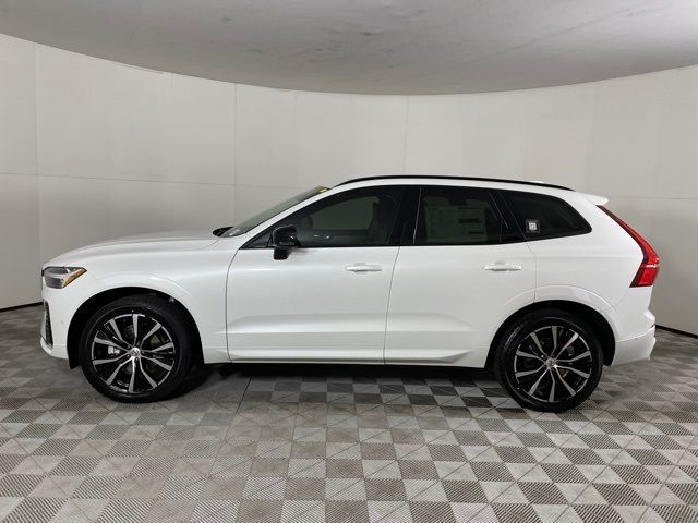 2024 Volvo XC60 Plus Dark Theme