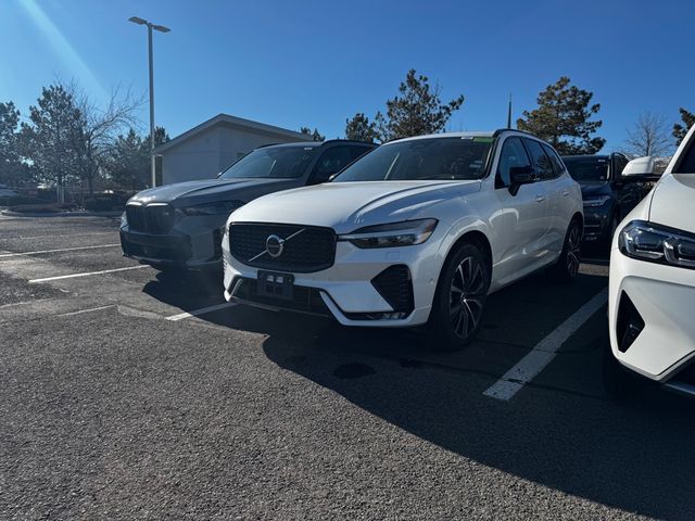 2024 Volvo XC60 Plus Dark Theme