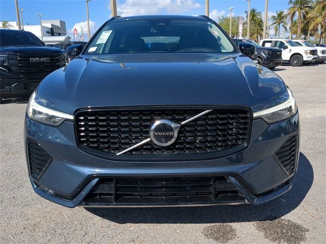 2024 Volvo XC60 Plus Dark Theme