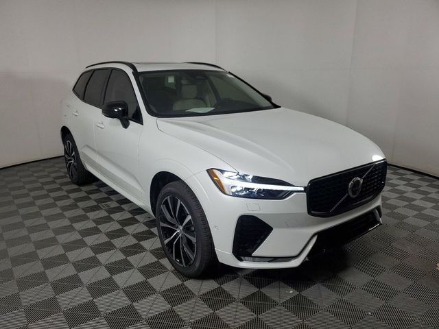 2024 Volvo XC60 Plus Dark Theme