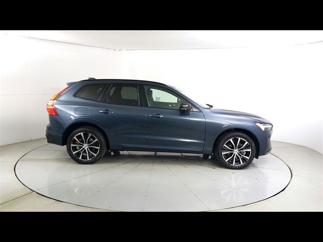 2024 Volvo XC60 Plus Dark Theme