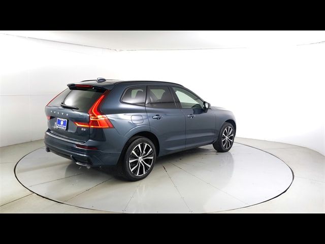 2024 Volvo XC60 Plus Dark Theme