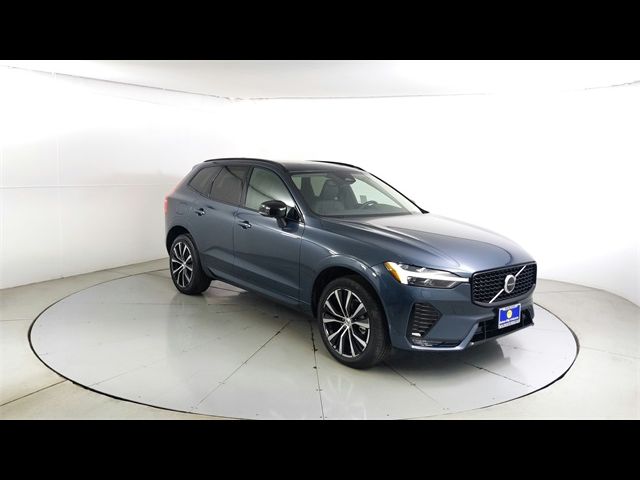 2024 Volvo XC60 Plus Dark Theme