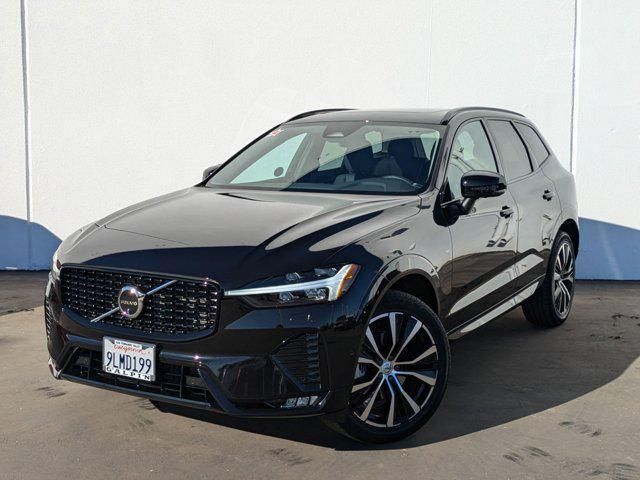 2024 Volvo XC60 Plus Dark Theme