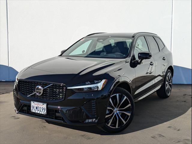 2024 Volvo XC60 Plus Dark Theme