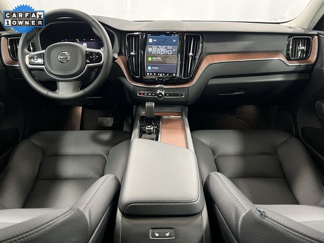 2024 Volvo XC60 Plus Dark Theme