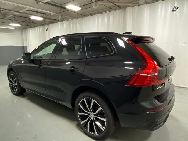 2024 Volvo XC60 Plus Dark Theme