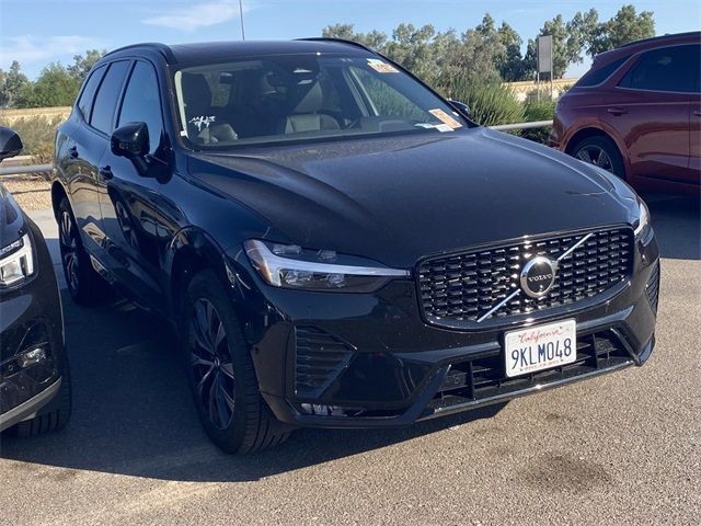 2024 Volvo XC60 Plus Dark Theme