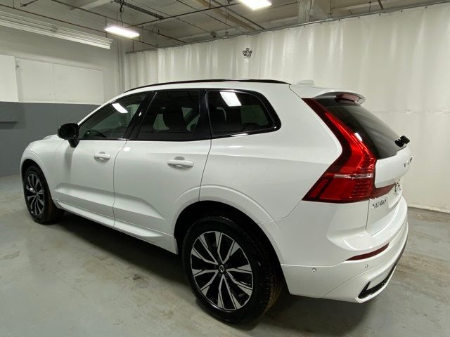 2024 Volvo XC60 Plus Dark Theme