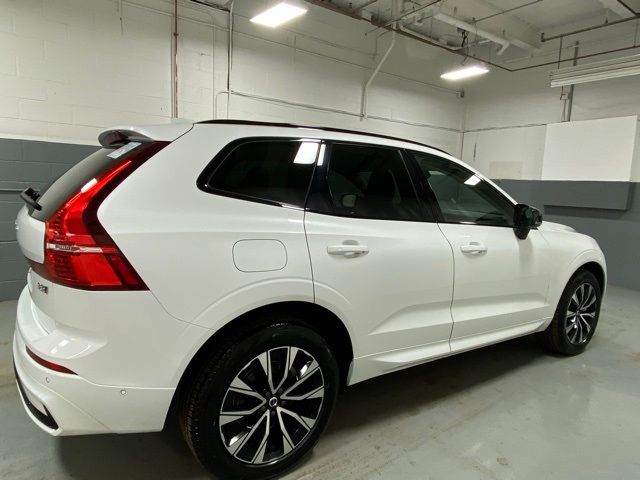 2024 Volvo XC60 Plus Dark Theme