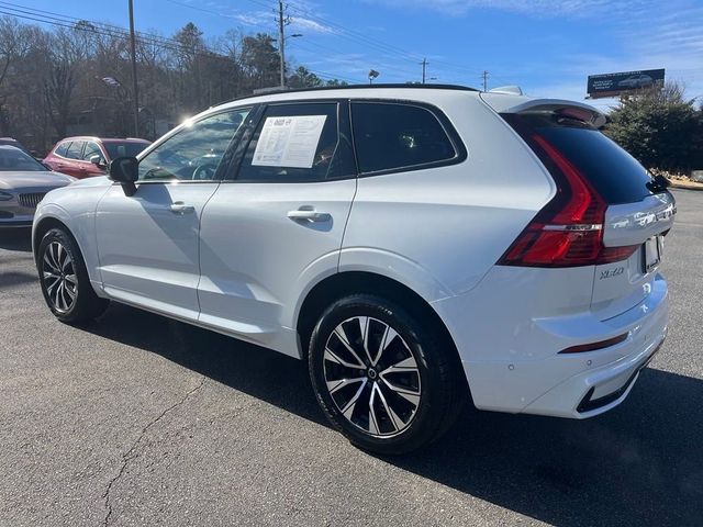 2024 Volvo XC60 Plus Dark Theme