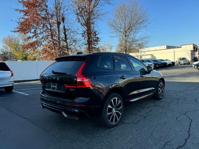 2024 Volvo XC60 Plus Dark Theme