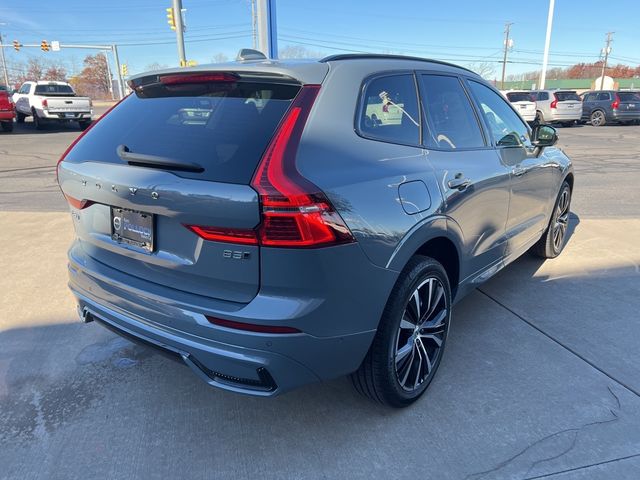 2024 Volvo XC60 Plus Dark Theme