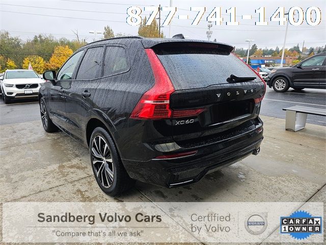 2024 Volvo XC60 Plus Dark Theme