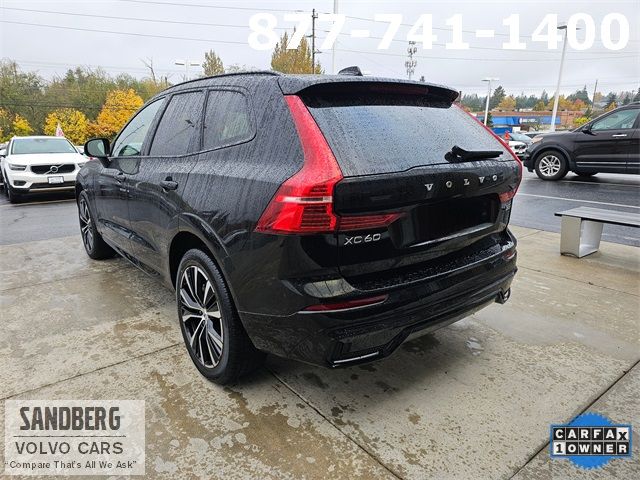 2024 Volvo XC60 Plus Dark Theme