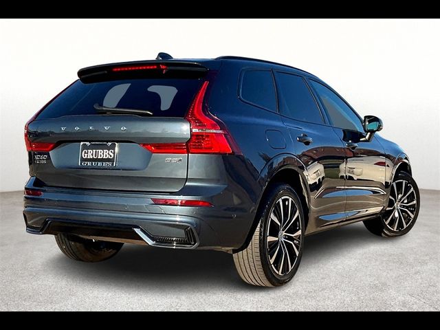 2024 Volvo XC60 Plus Dark Theme