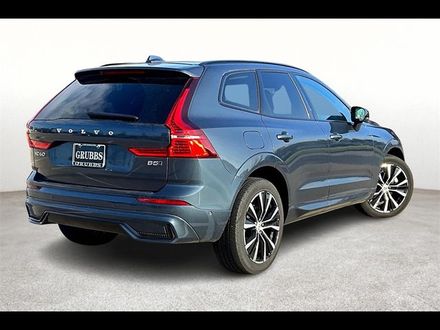 2024 Volvo XC60 Plus Dark Theme