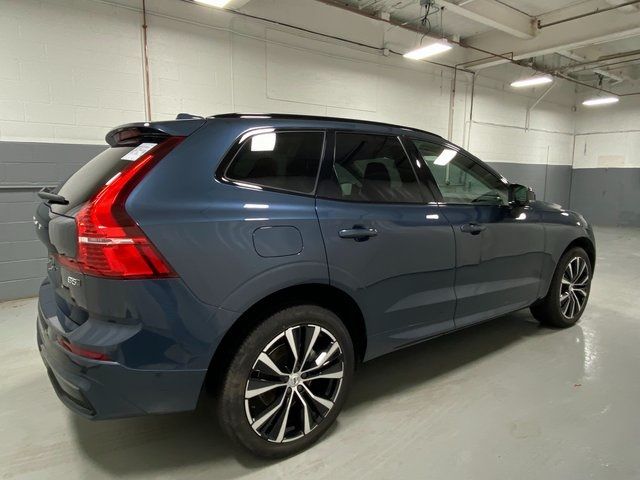 2024 Volvo XC60 Plus Dark Theme