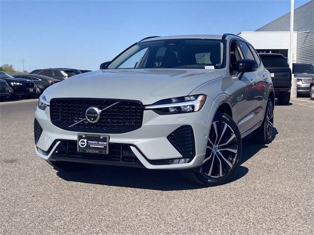 2024 Volvo XC60 Plus Dark Theme