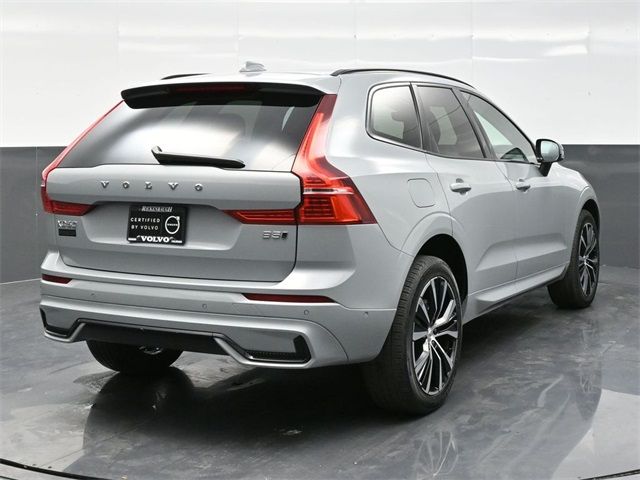 2024 Volvo XC60 Plus Dark Theme